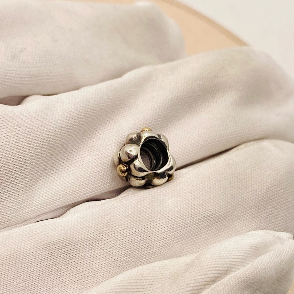 EUC Pandora 790125 Sterling Silver & 14k Yellow Gold Tipped Flower Charm - Picture 4 of 10
